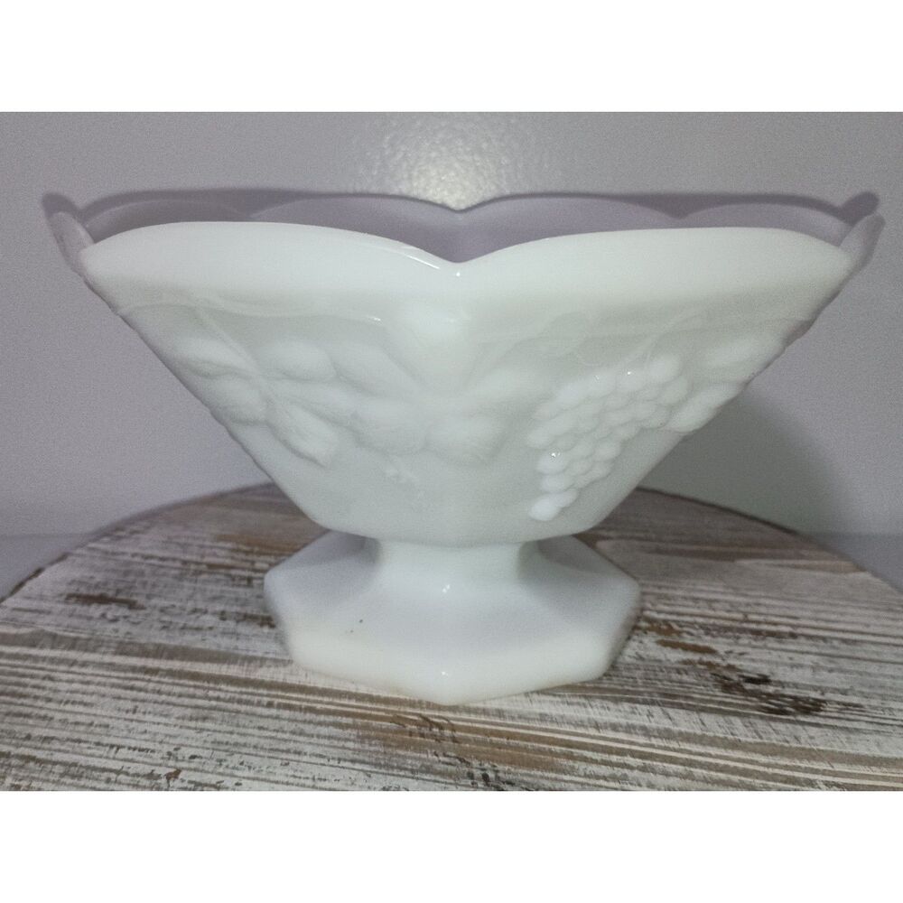 Vintage - Large Harvest / Grape White Milk Glass Fruit Bowl with Pedestal (Used)